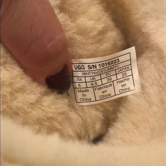 Shoes - Picture 4 of 5